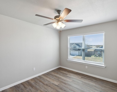 712 Taliaferro - Photo Thumbnail 20