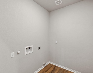 712 Taliaferro - Photo Thumbnail 18