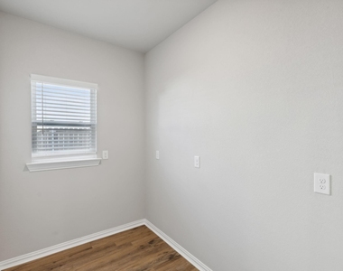712 Taliaferro - Photo Thumbnail 15