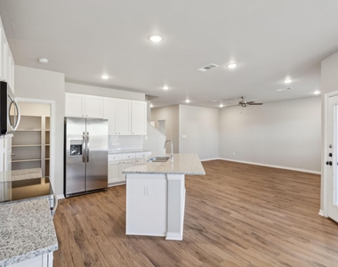 712 Taliaferro - Photo Thumbnail 6