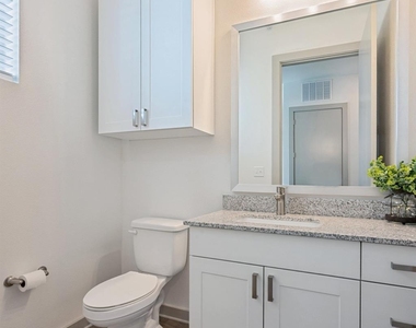 5885 Calmont Avenue - Photo Thumbnail 6