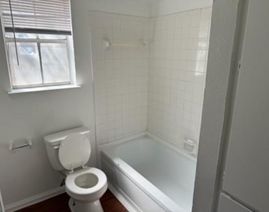 305 Lampe Street - Photo Thumbnail 6