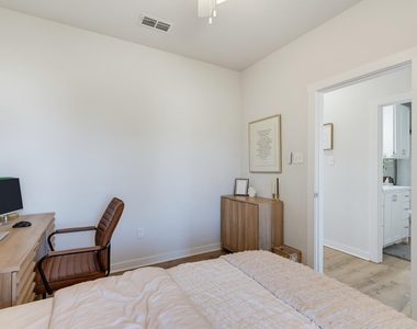 1527 Fletchers Path - Photo Thumbnail 29