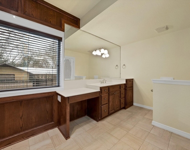 9580 Brockrim Lane - Photo Thumbnail 13