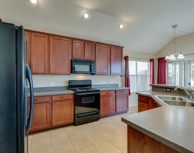 3816 Denridge Lane - Photo Thumbnail 4
