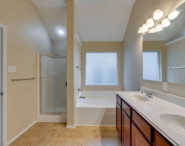 3816 Denridge Lane - Photo Thumbnail 12