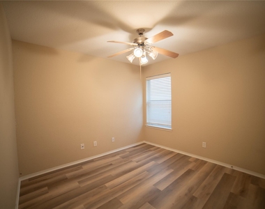 3816 Denridge Lane - Photo Thumbnail 14