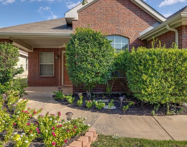 3816 Denridge Lane - Photo Thumbnail 2
