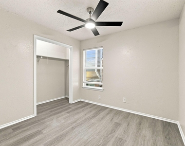 8133 Foxfire Lane - Photo Thumbnail 4