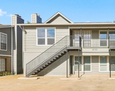 8133 Foxfire Lane - Photo Thumbnail 9
