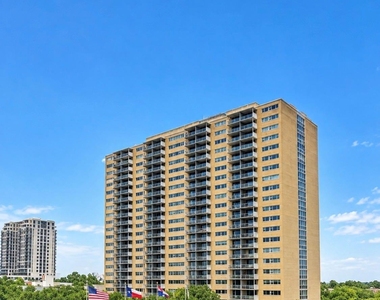 3883 Turtle Creek Boulevard - Photo Thumbnail 31