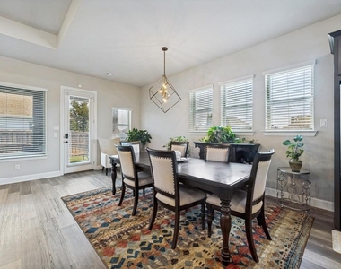 1511 Brandenburg Street - Photo Thumbnail 7