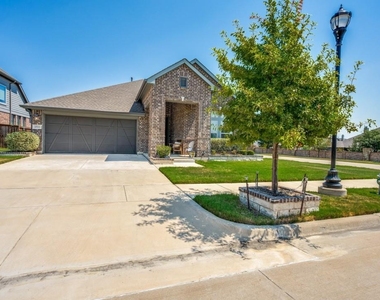 1511 Brandenburg Street - Photo Thumbnail 1
