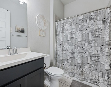 1511 Brandenburg Street - Photo Thumbnail 19