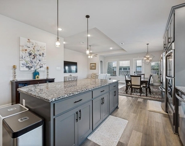 1511 Brandenburg Street - Photo Thumbnail 8