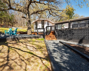 251 Queens Drive - Photo Thumbnail 8