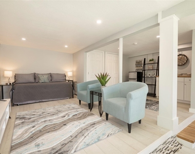 251 Queens Drive - Photo Thumbnail 27