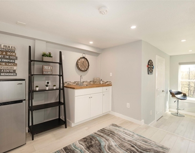 251 Queens Drive - Photo Thumbnail 25