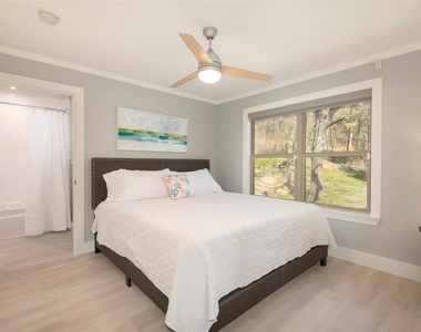 251 Queens Drive - Photo Thumbnail 24