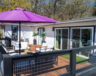251 Queens Drive - Photo Thumbnail 4