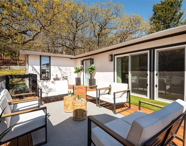 251 Queens Drive - Photo Thumbnail 11