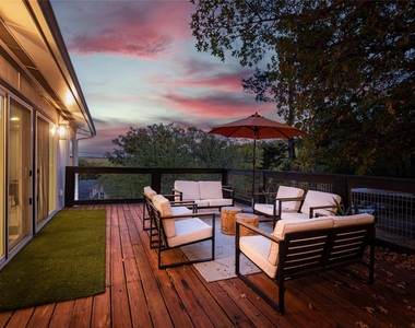 251 Queens Drive - Photo Thumbnail 28