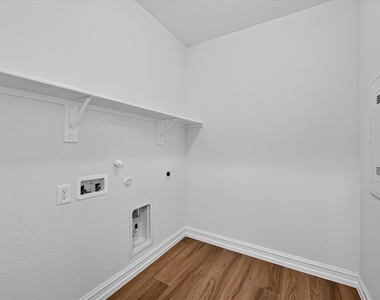 4001 Maida Road - Photo Thumbnail 15
