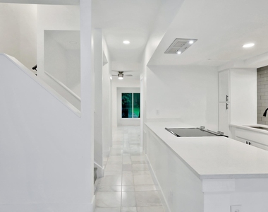 4505 Rawlins Street - Photo Thumbnail 6