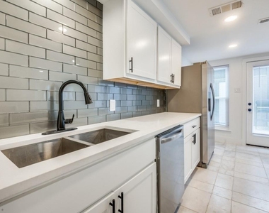 4505 Rawlins Street - Photo Thumbnail 4