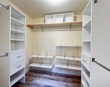 6816 Sweetwater Drive - Photo Thumbnail 18