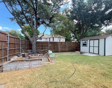 6816 Sweetwater Drive - Photo Thumbnail 28