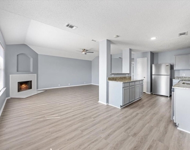 1506 Waters Edge Drive - Photo Thumbnail 17