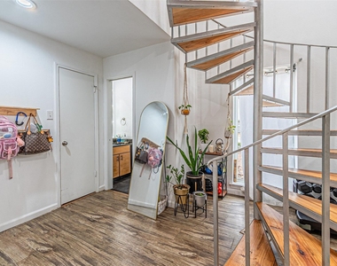 5100 Verde Valley Lane - Photo Thumbnail 4