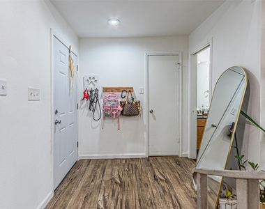 5100 Verde Valley Lane - Photo Thumbnail 2