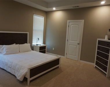 4819 Baldwin Street - Photo Thumbnail 5