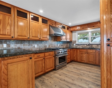 161 Tomlinson Road - Photo Thumbnail 8
