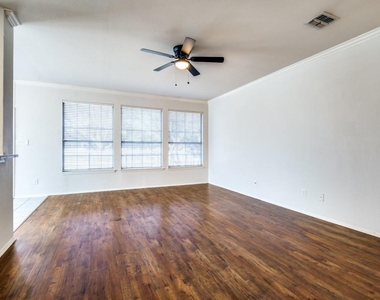 5121 Timber Park Drive - Photo Thumbnail 12