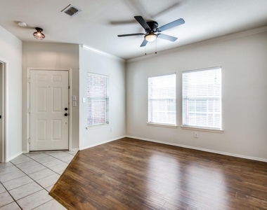 5121 Timber Park Drive - Photo Thumbnail 3