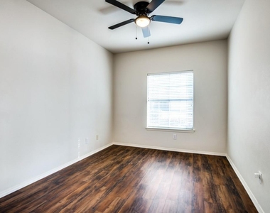 5121 Timber Park Drive - Photo Thumbnail 18