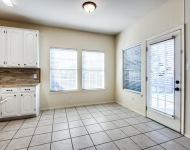 5121 Timber Park Drive - Photo Thumbnail 11