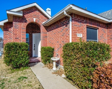 5121 Timber Park Drive - Photo Thumbnail 2
