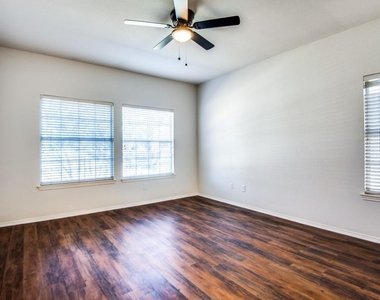 5121 Timber Park Drive - Photo Thumbnail 16