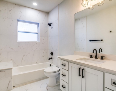 619 Pembroke Avenue - Photo Thumbnail 22