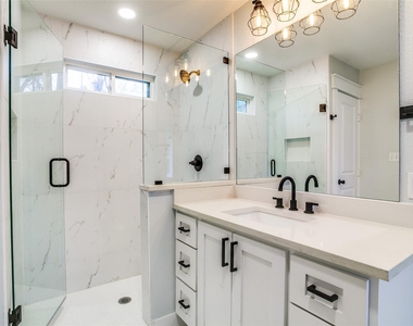 619 Pembroke Avenue - Photo Thumbnail 4