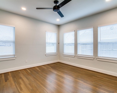 619 Pembroke Avenue - Photo Thumbnail 19