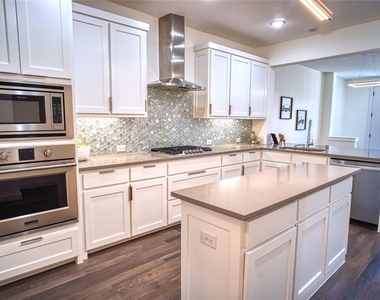 1421 Middleton Street - Photo Thumbnail 10