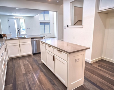 1421 Middleton Street - Photo Thumbnail 11