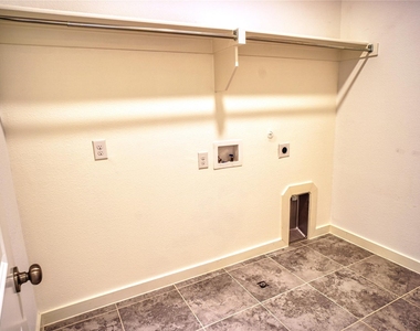 1421 Middleton Street - Photo Thumbnail 27