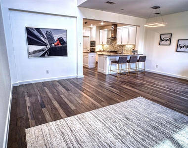 1421 Middleton Street - Photo Thumbnail 6