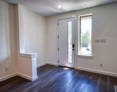 1421 Middleton Street - Photo Thumbnail 2